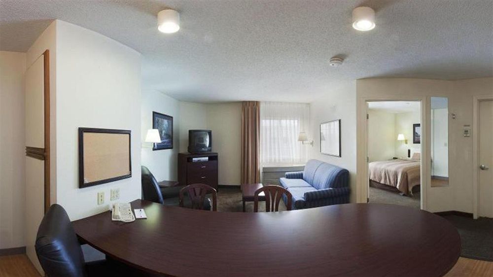 Sonesta Simply Suites Boston Braintree Room photo