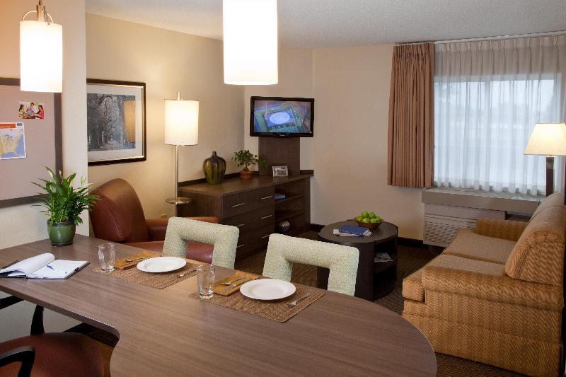 Sonesta Simply Suites Boston Braintree Exterior photo